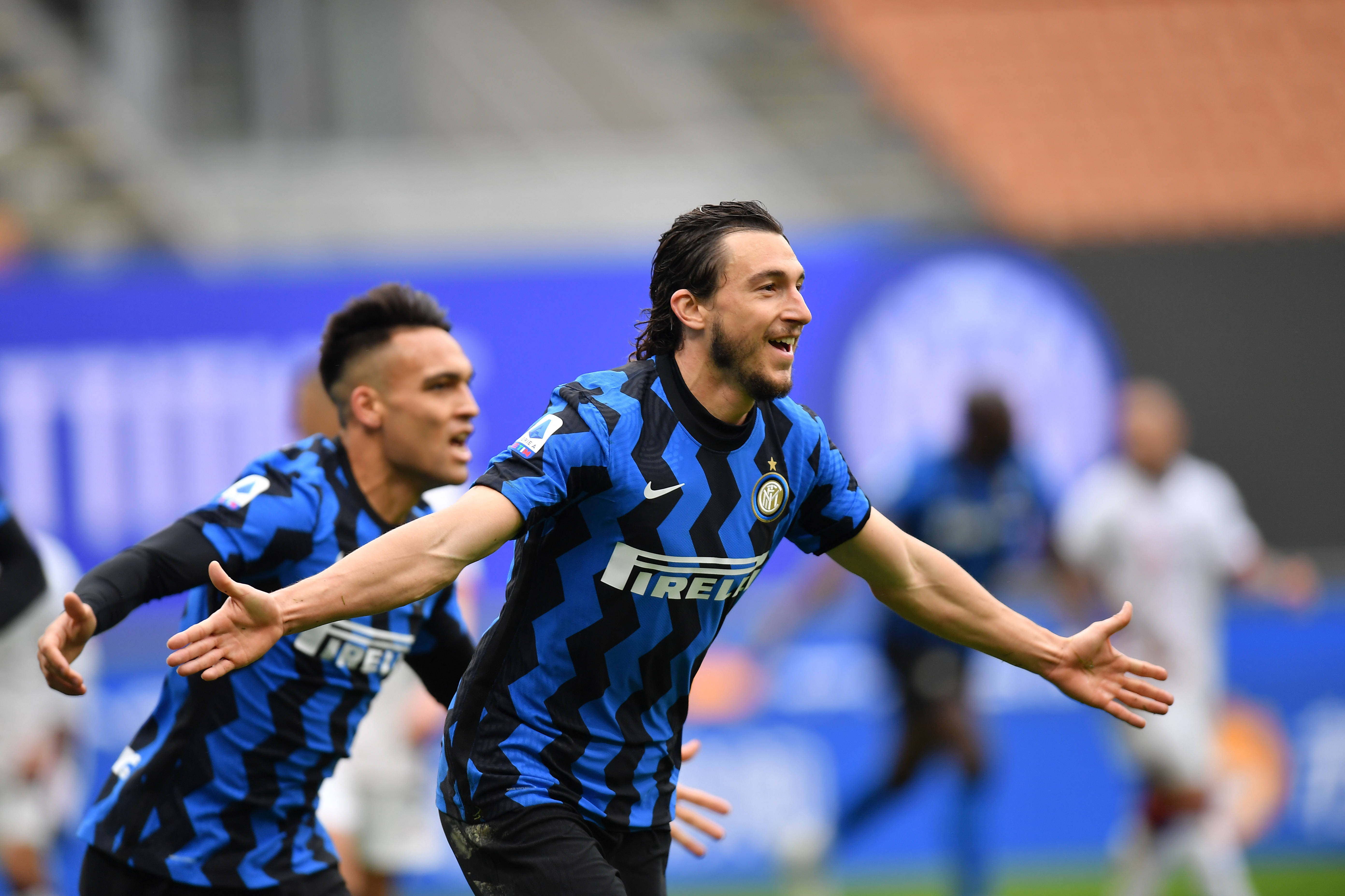 B8 晋级 PGL Masters 布加勒斯特 2025 季后赛，而 Fnatic 退出了比赛