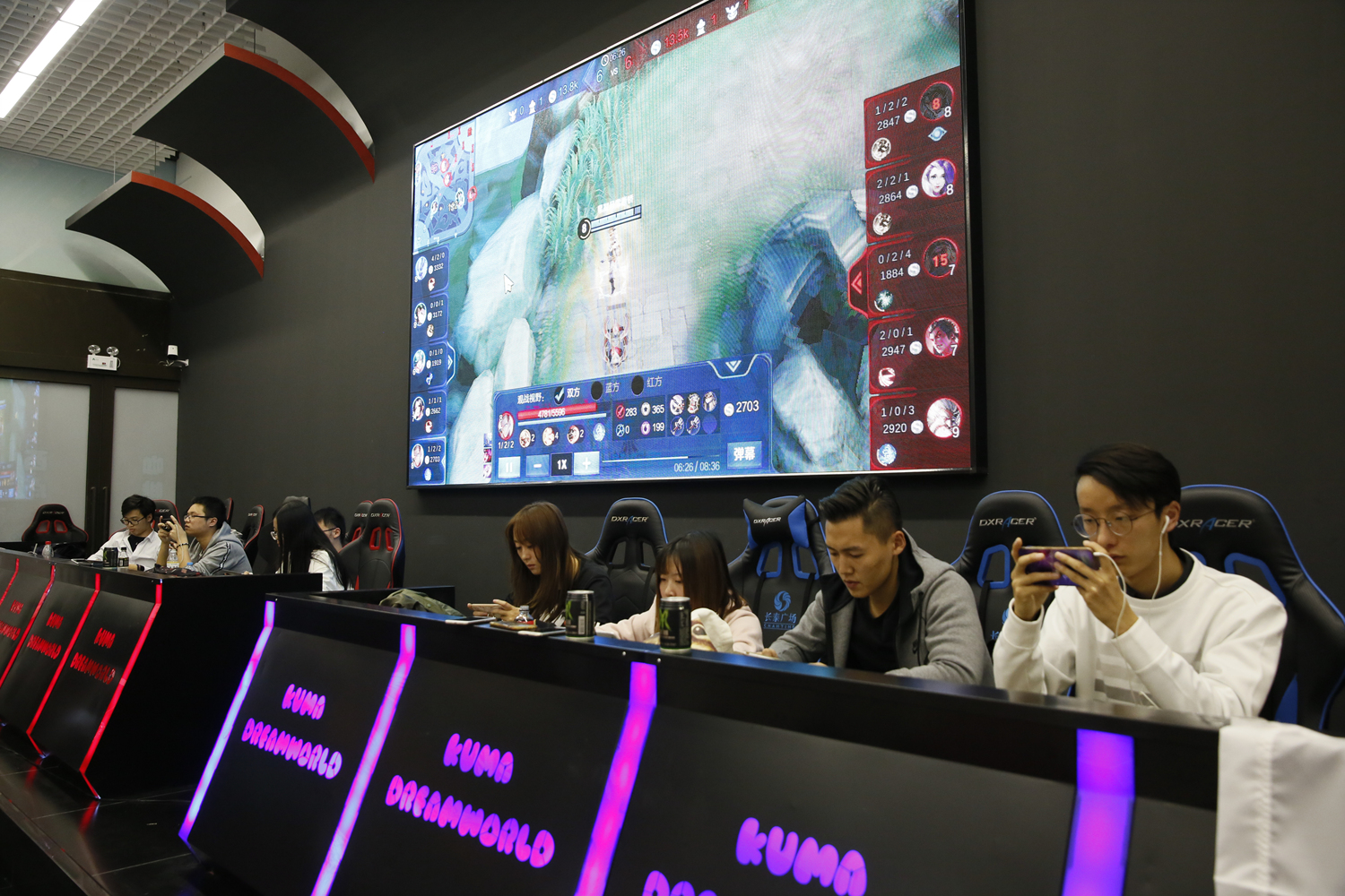 Team WE 教练：像今天这样对线都对不了的话就很难赢