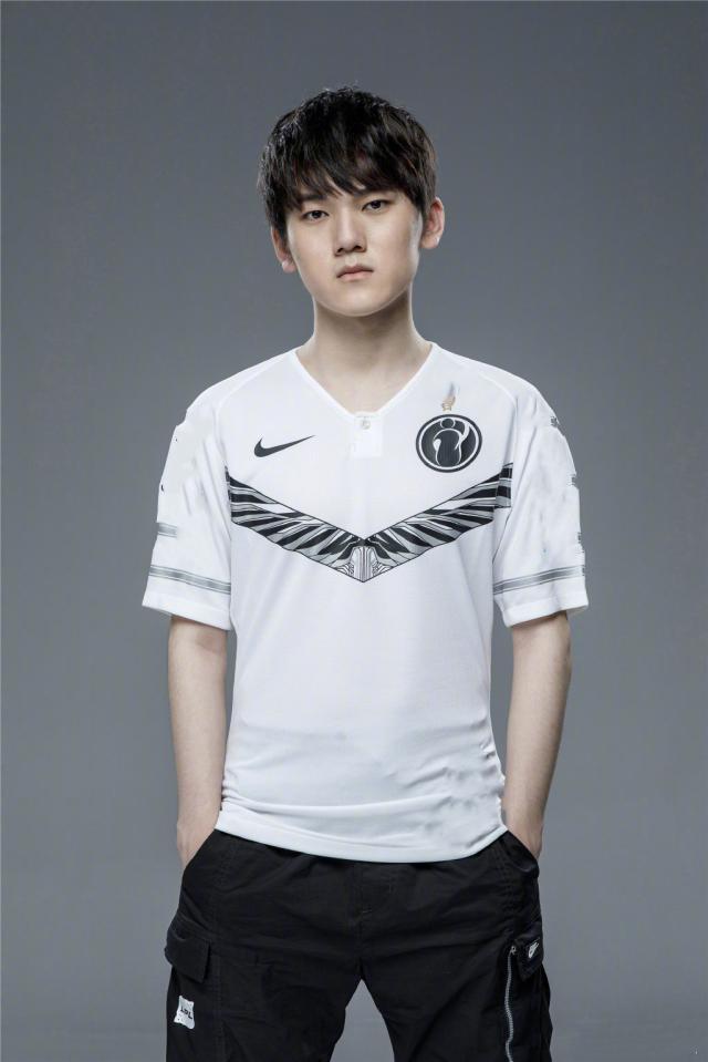 LNG Esports 官方：前 Ninjas in Pyjamas 下路选手 Photic 加入团队